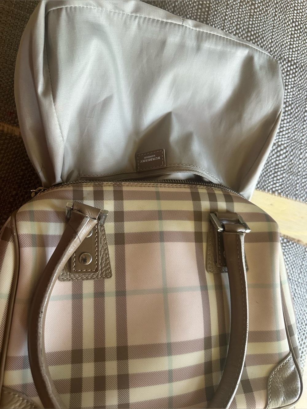 BURBERRY Pink/Beige House Check PVC and Leather Small Boston Bag - Picture 7 of 15